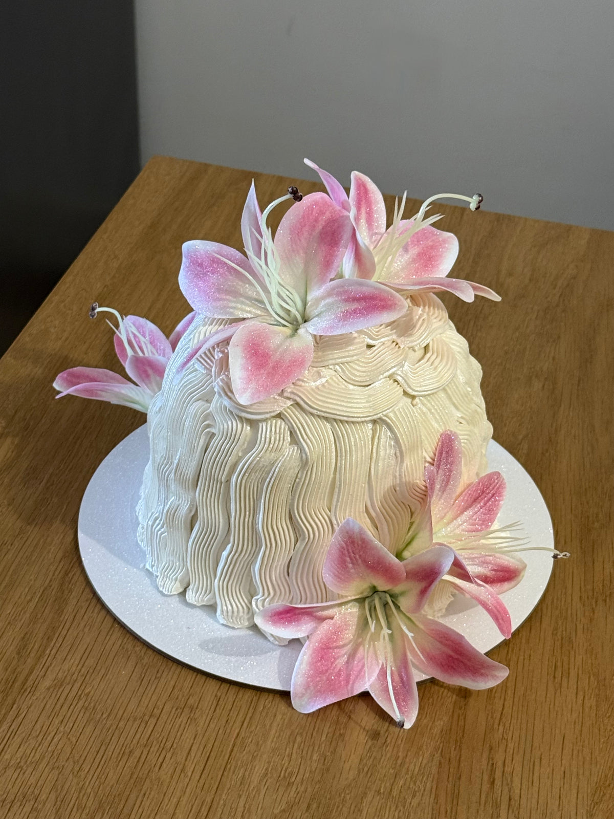 LYLYS CAKE