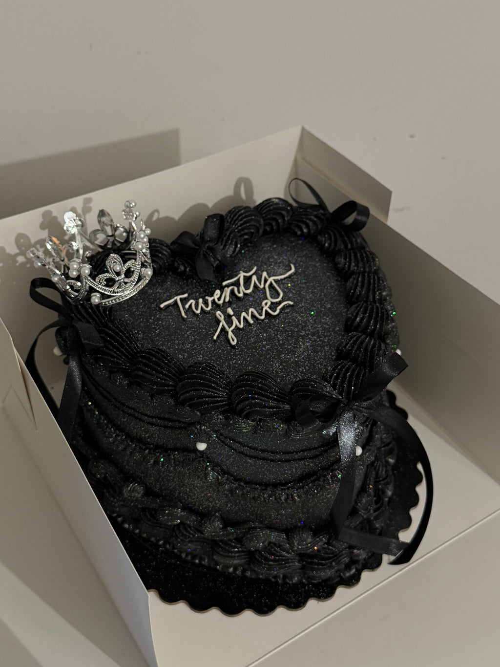 VINTAGE LITTLE CROWN