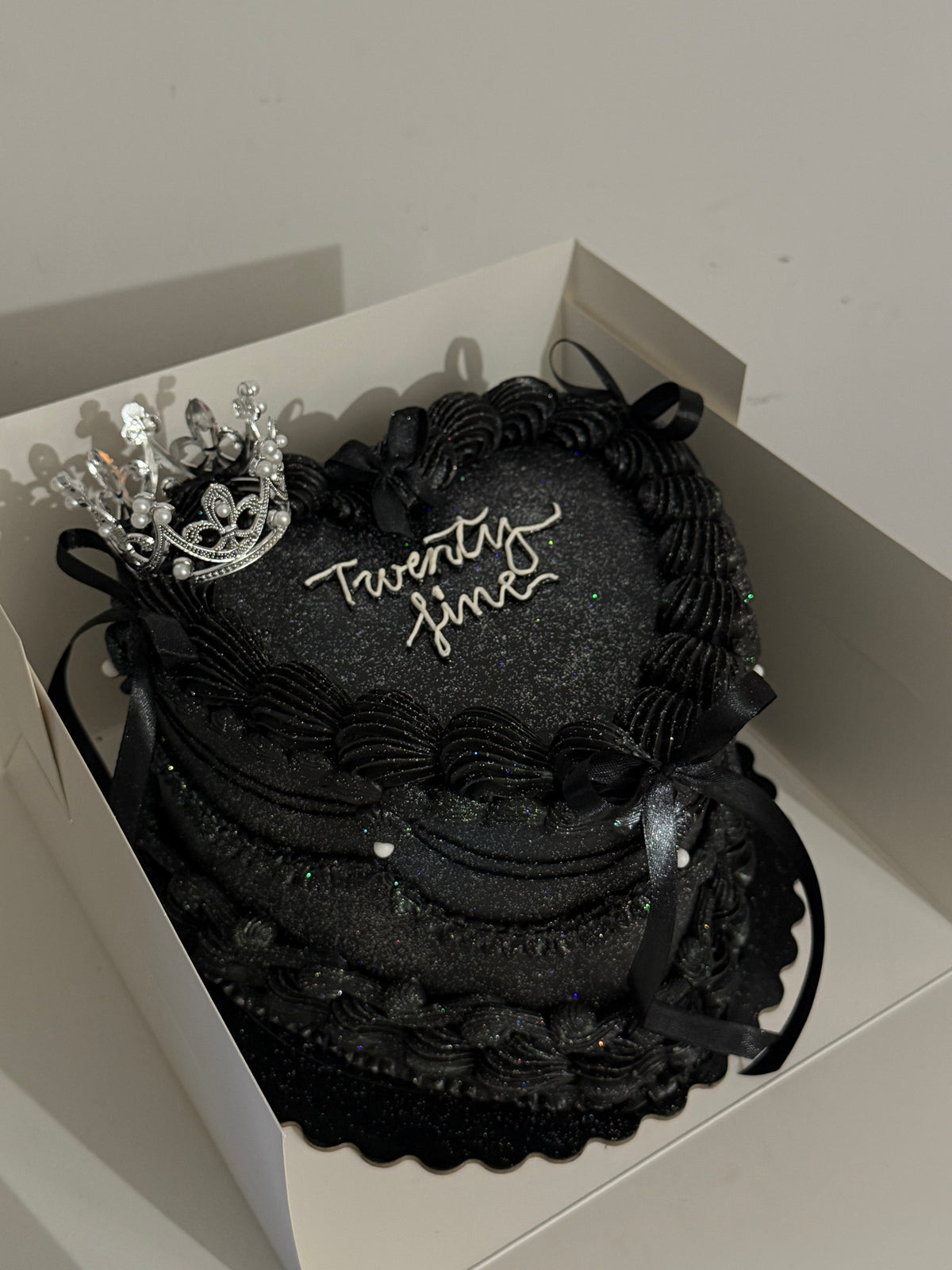 VINTAGE LITTLE CROWN
