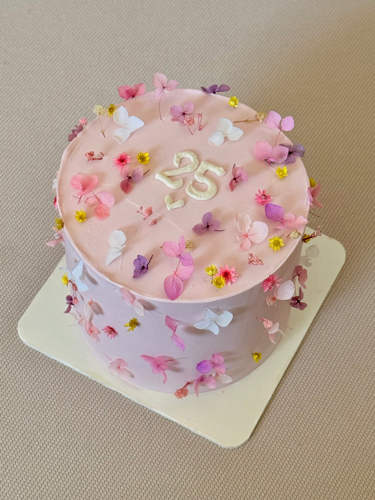 BLOOMY CAKE