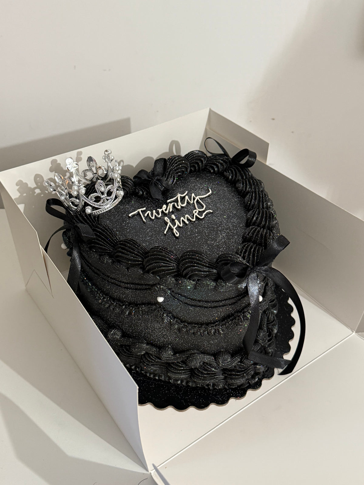 VINTAGE LITTLE CROWN