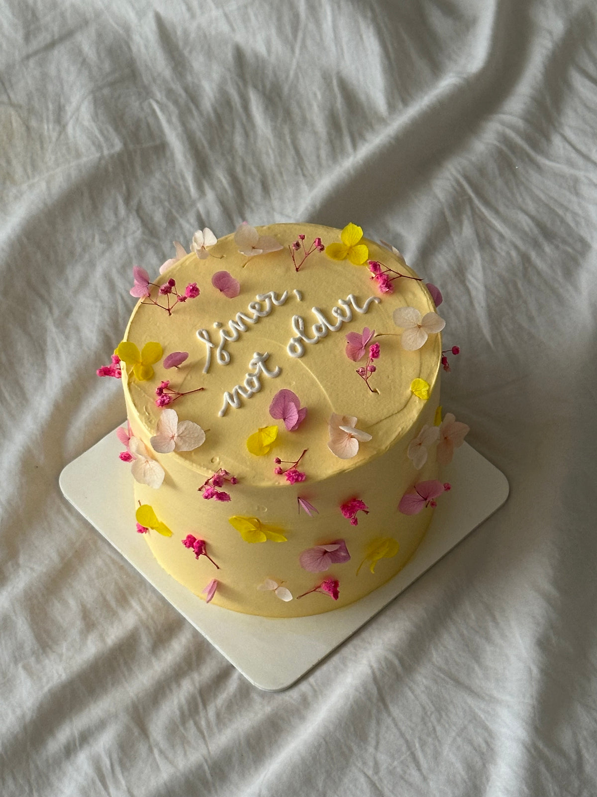 BLOOMY CAKE