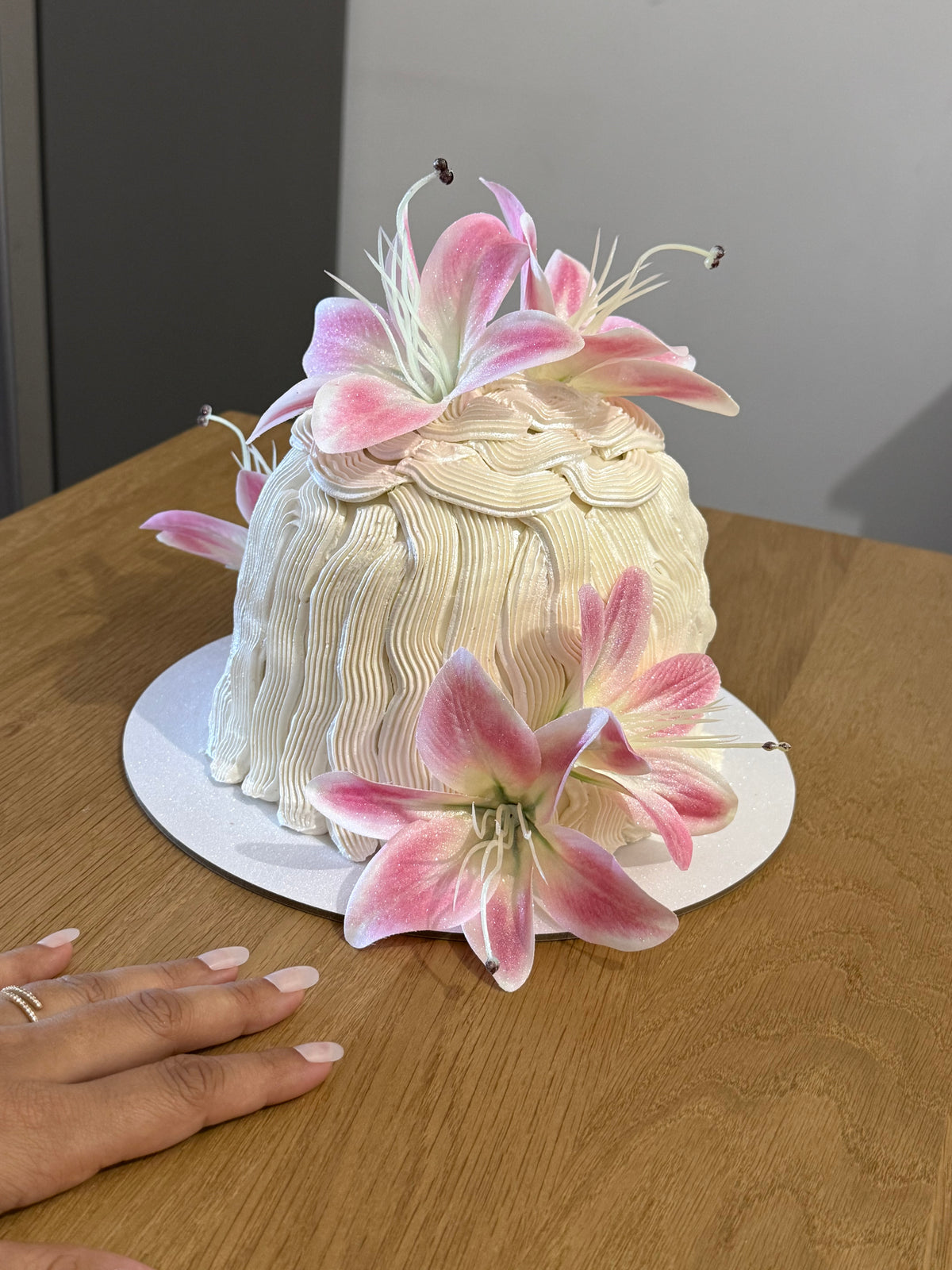 LYLYS CAKE