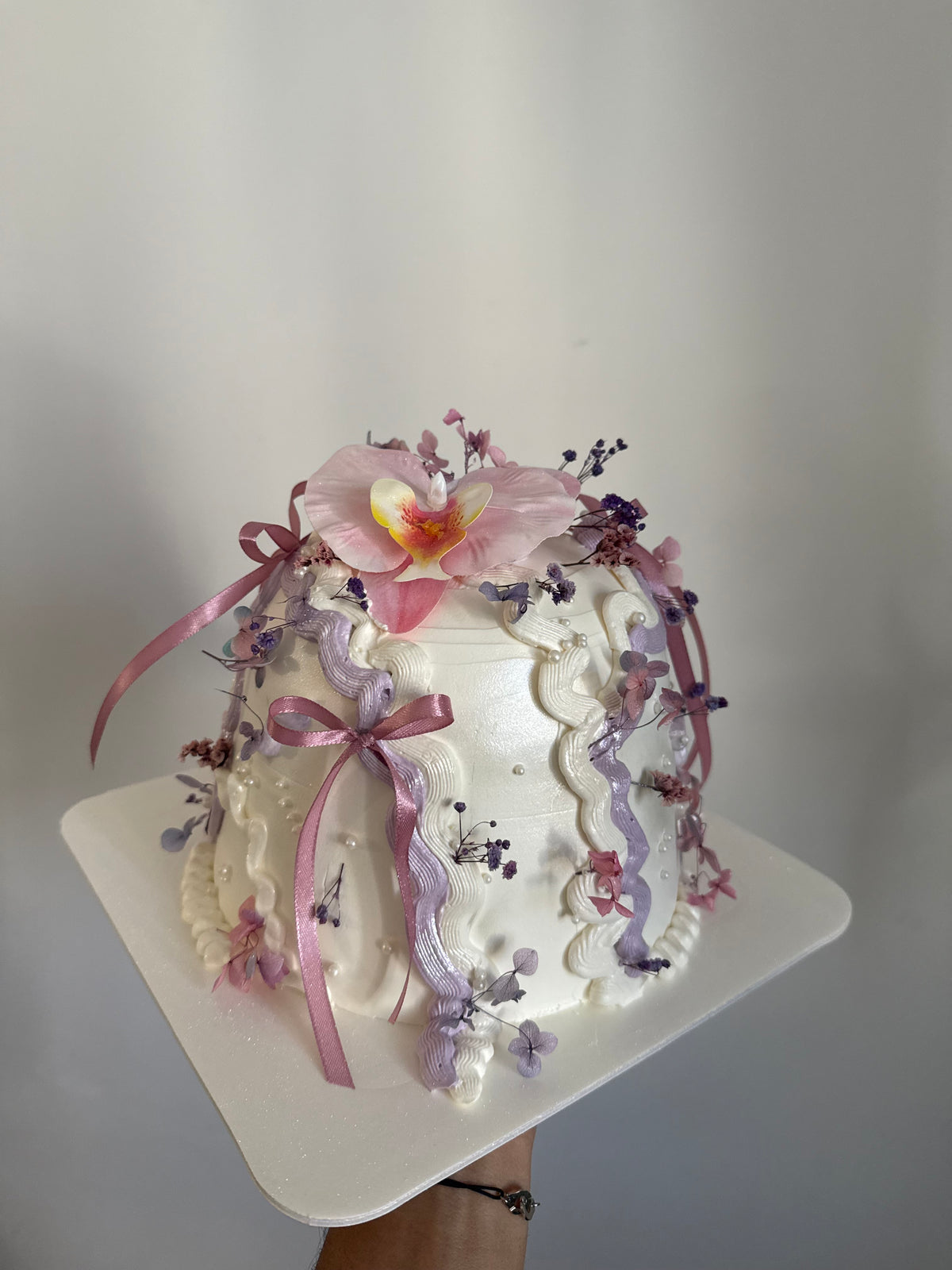 BLOOMY ORCHID DOME