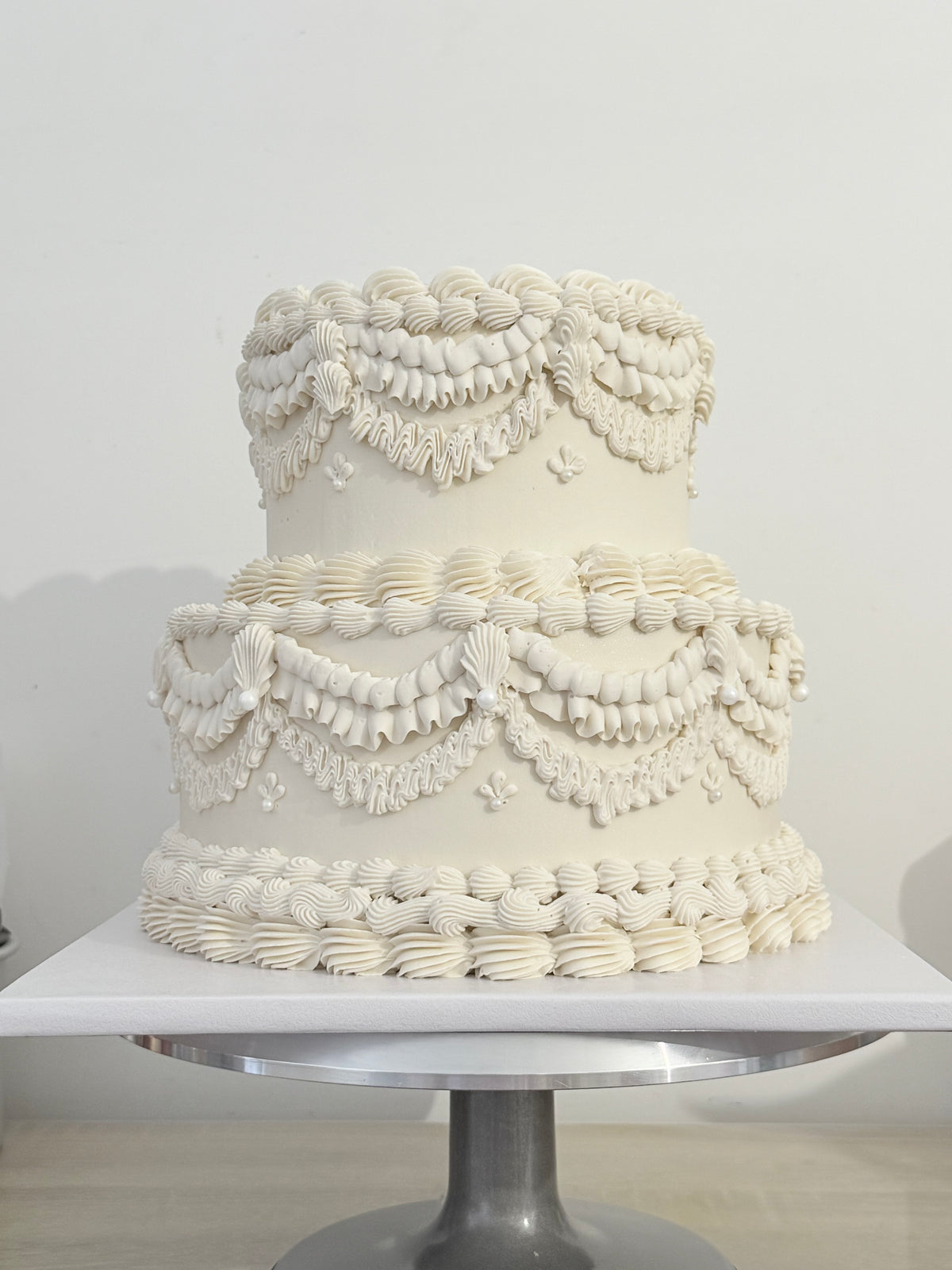 Double tier wedding vintage cake