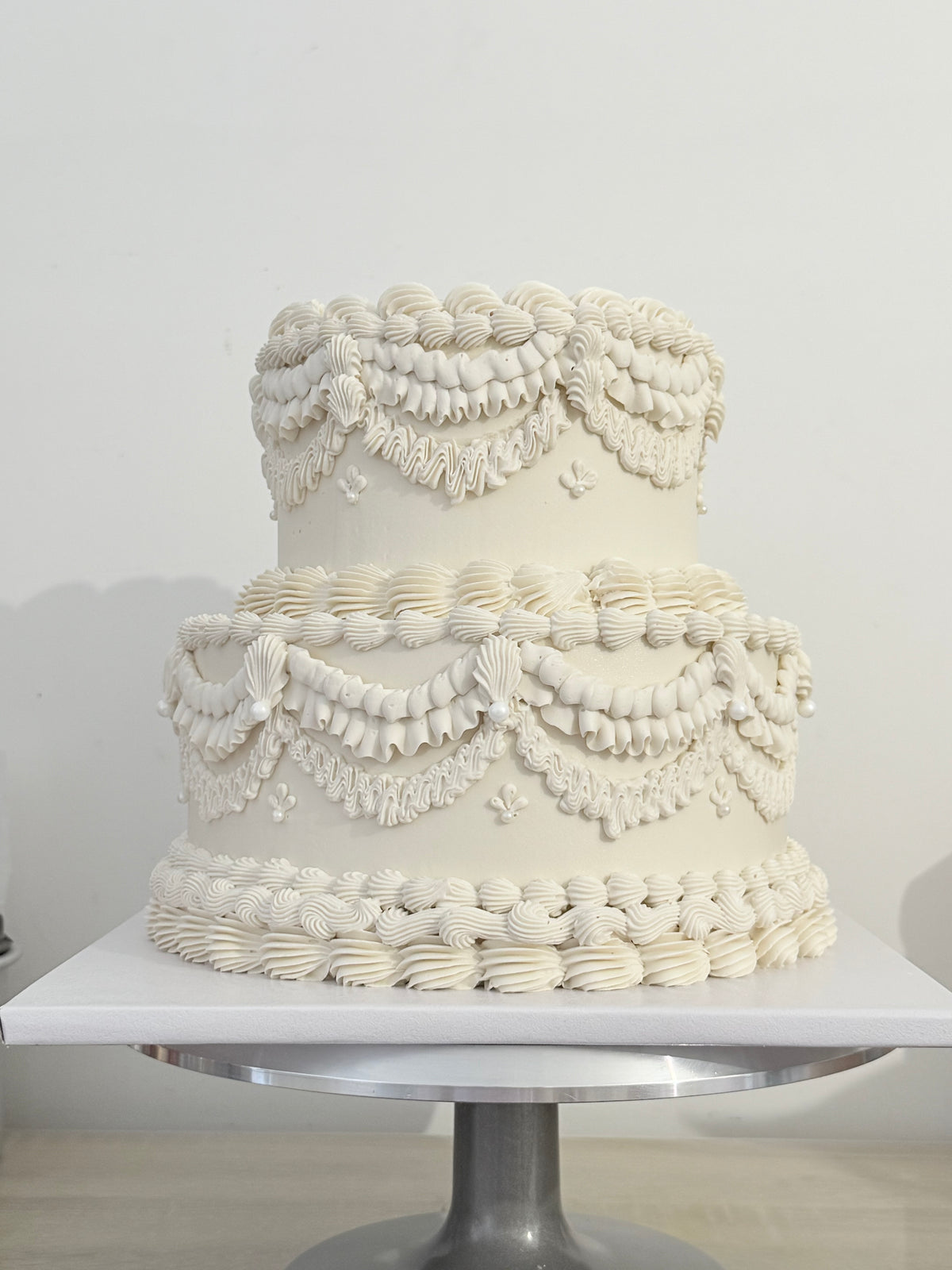 Double tier wedding vintage cake