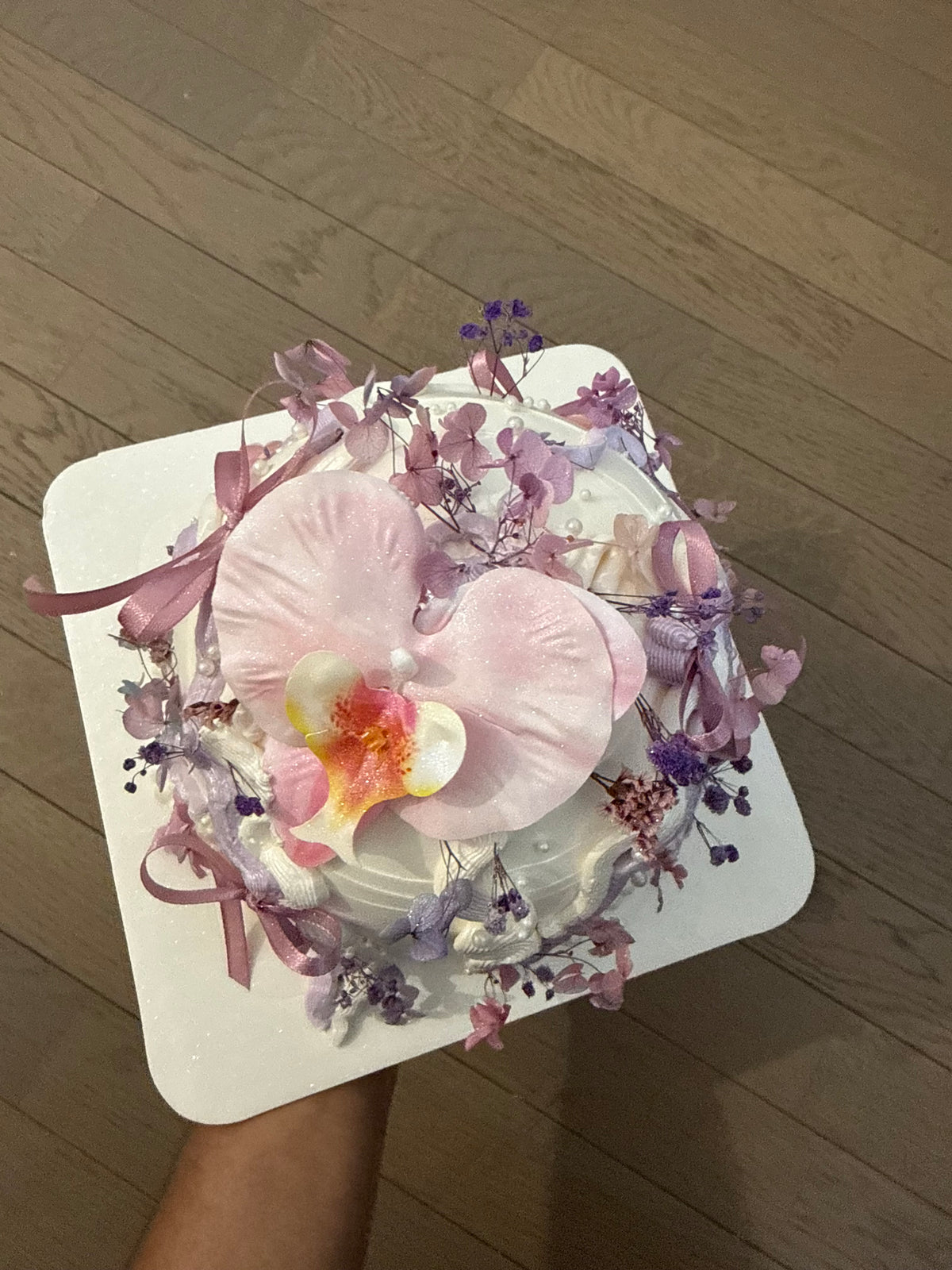 BLOOMY ORCHID DOME