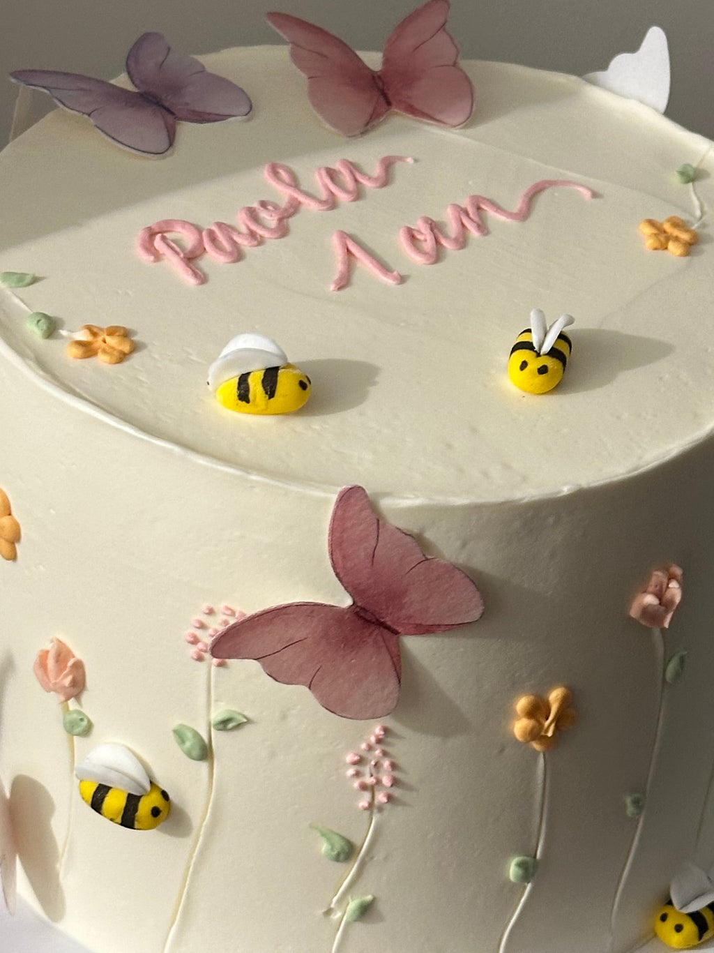 BEE CAKE
