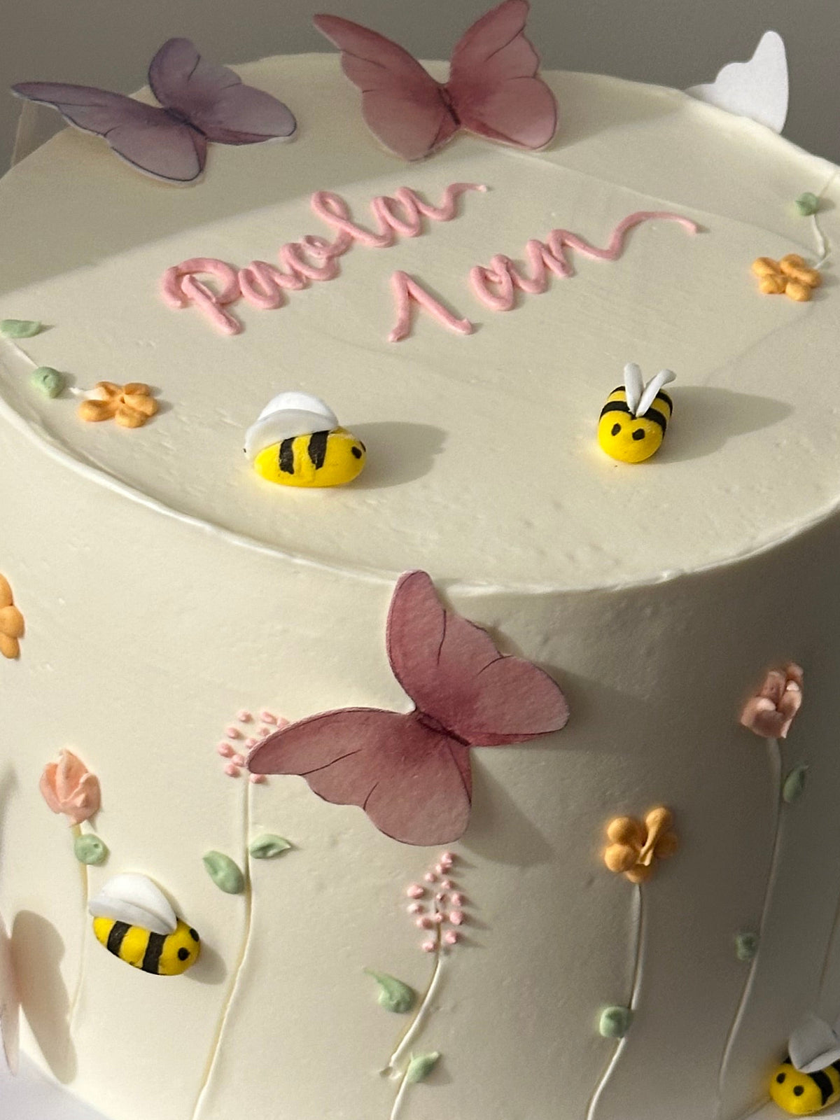 BEE CAKE